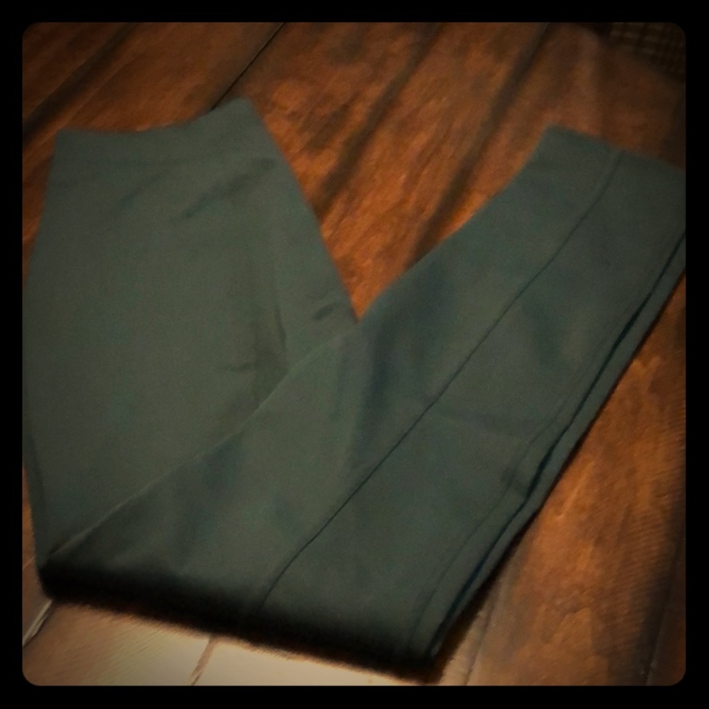 NWT Lululemon &go Everywhere pant size 10 emerald